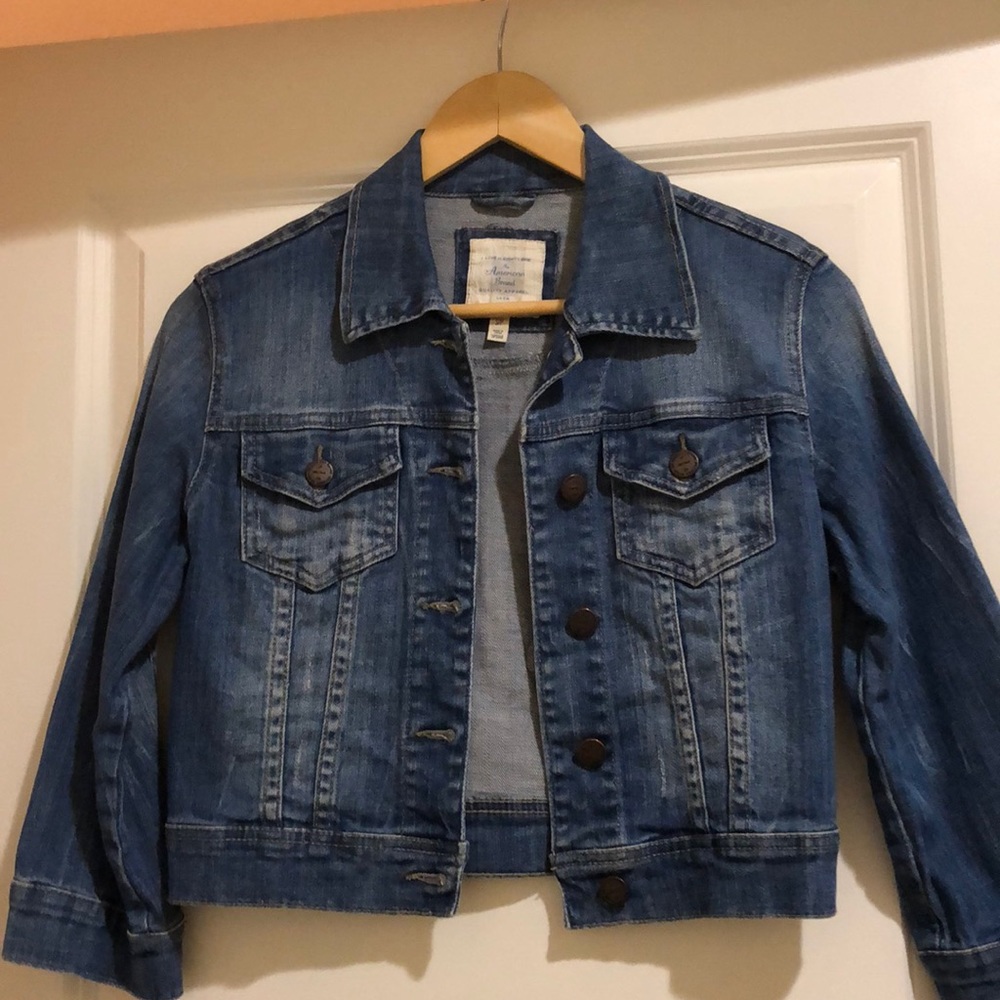 American Eagle cute cropped a jean jacket!